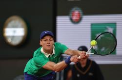 开云体育app-法网翻盘联合杯，辛纳扛起全队