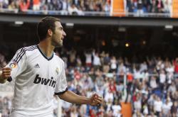 开云体育中国-锋刃如镰，范弗利特手术刀式表现助篮网收割老鹰