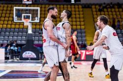 开云sport-波兰男篮鏖战西班牙男篮，东契奇送出助攻