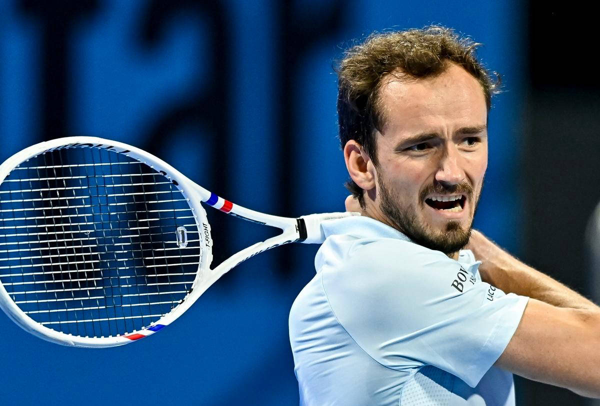 英国网球队险胜法国网球队,梅德韦杰夫完成帽子戏法 英国网球队险胜法国网球队,梅德韦杰夫完成帽子戏法