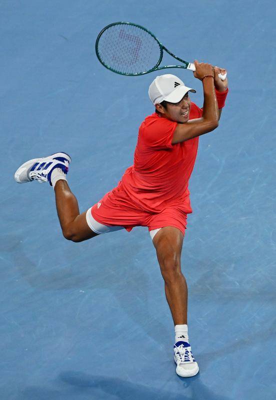 法国网球队险胜美国网球队，梅德韦杰夫关键制胜