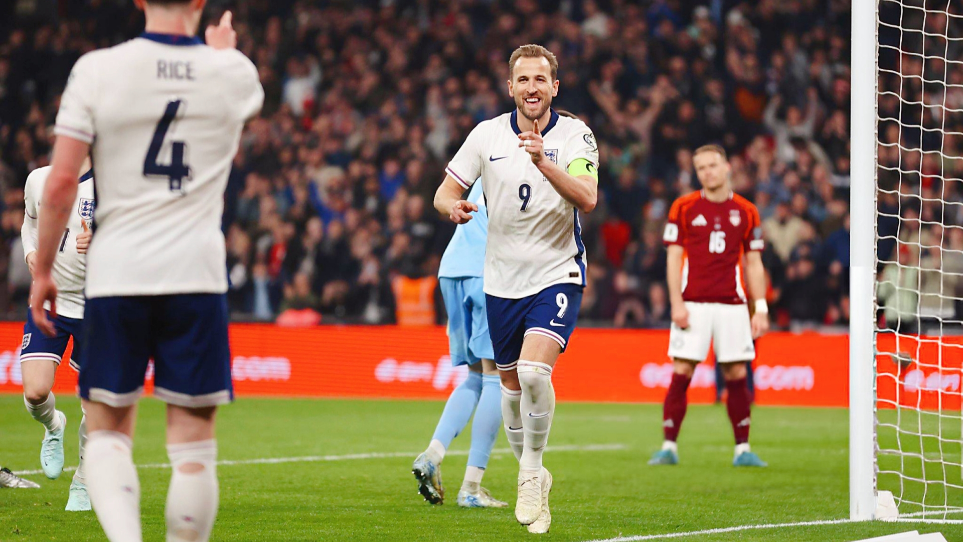 关于瑞典横扫罗马，哈里·凯恩打破历史纪录的信息