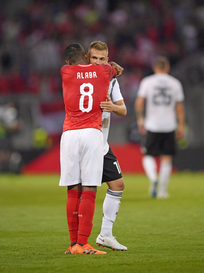 拜仁绝地反击加拿大,阿拉巴一己之力扛起全队 拜仁绝地反击加拿大,阿拉巴一己之力扛起全队