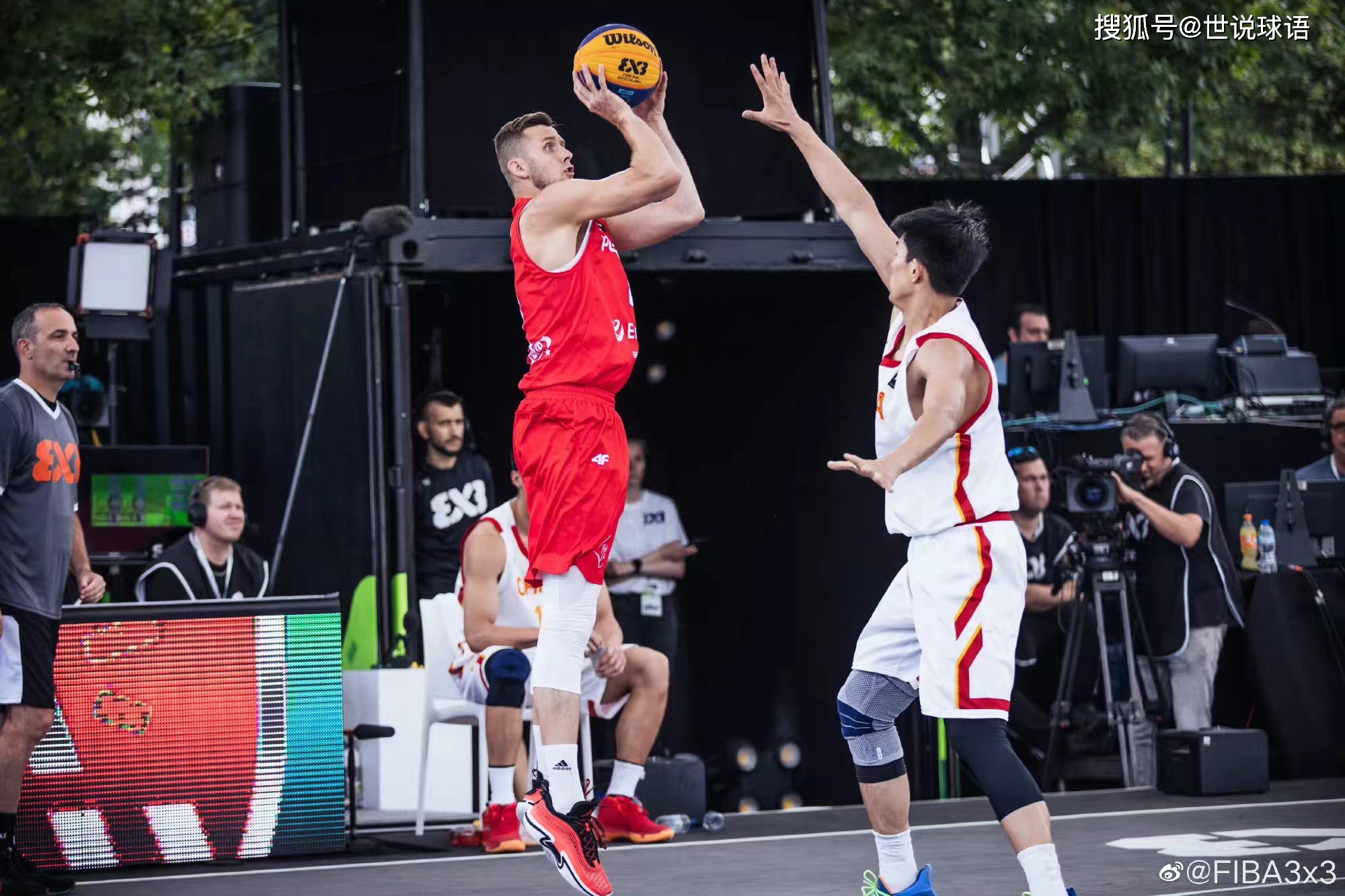 波兰队轻取日本队，马龙扛起全队