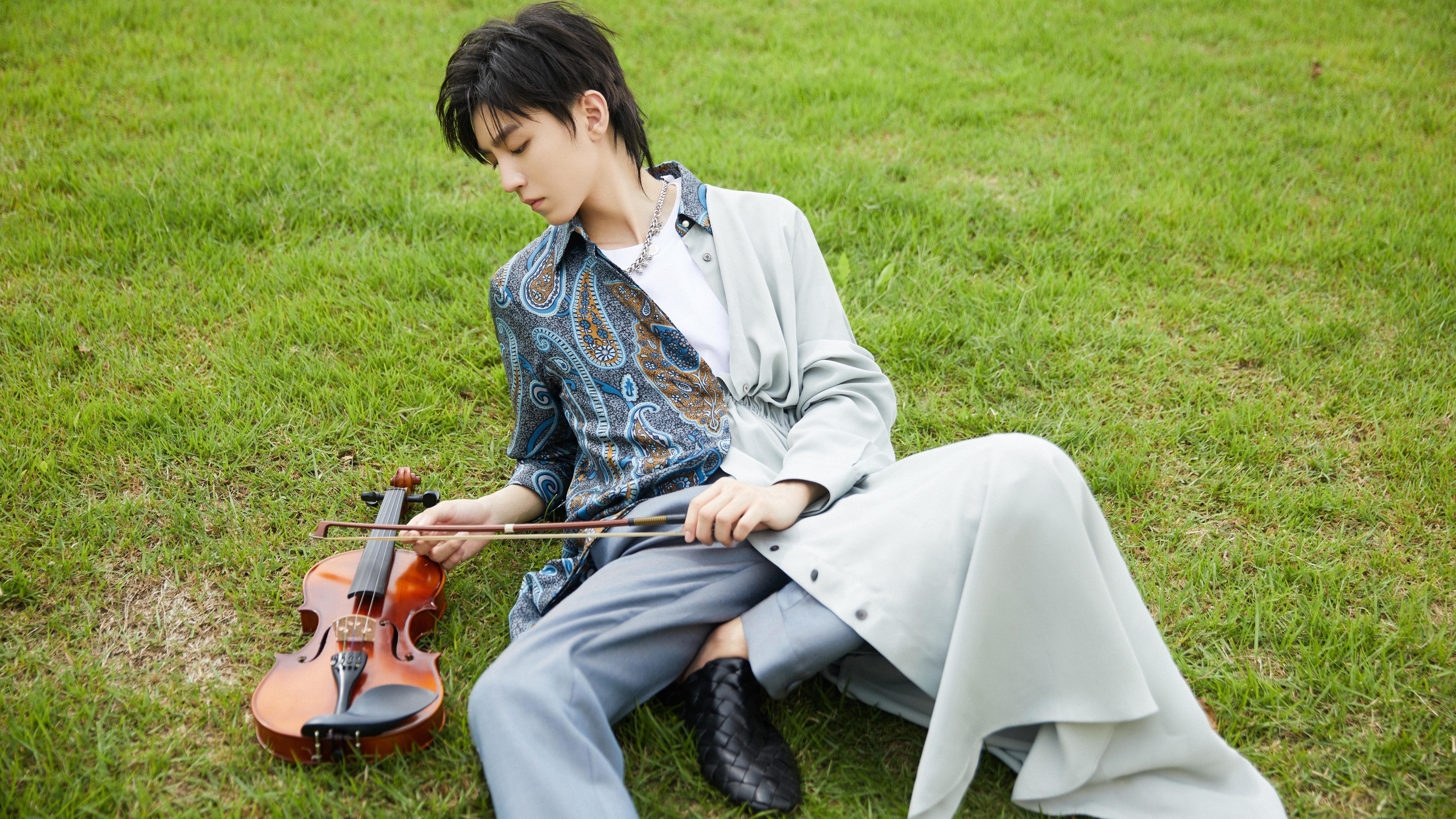 孤峰擎天,当巴黎的星光淹没安菲尔德,唯有法比尼奥是那座不沉的岛屿