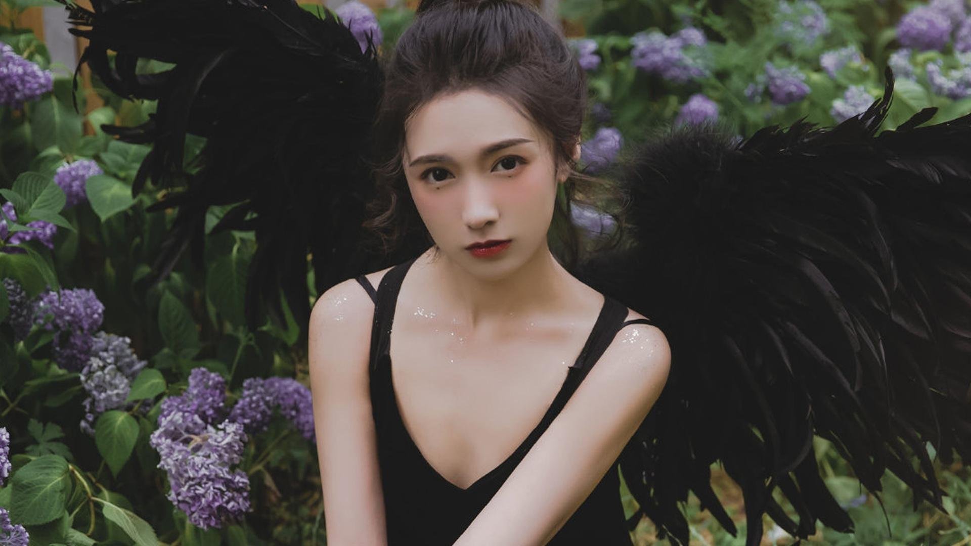 绿茵孤勇，那场定乾坤的北欧风暴与丁丁的独白